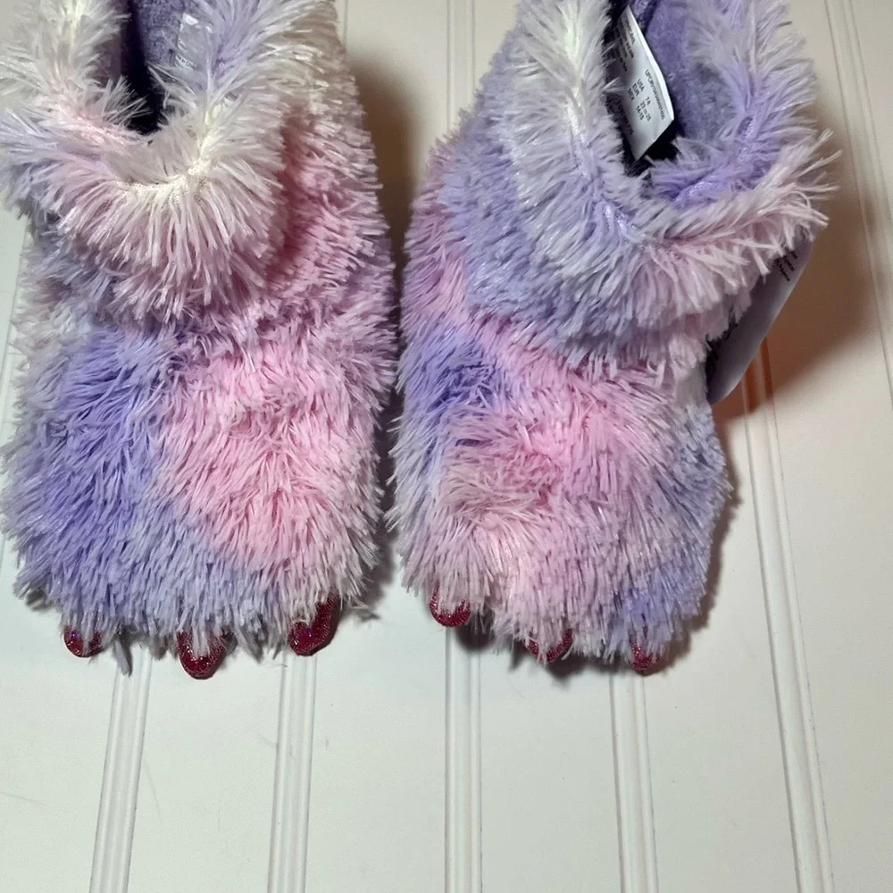 Wonder Nation 7-8 Fuzzy Purple and Pink Monster Slippers